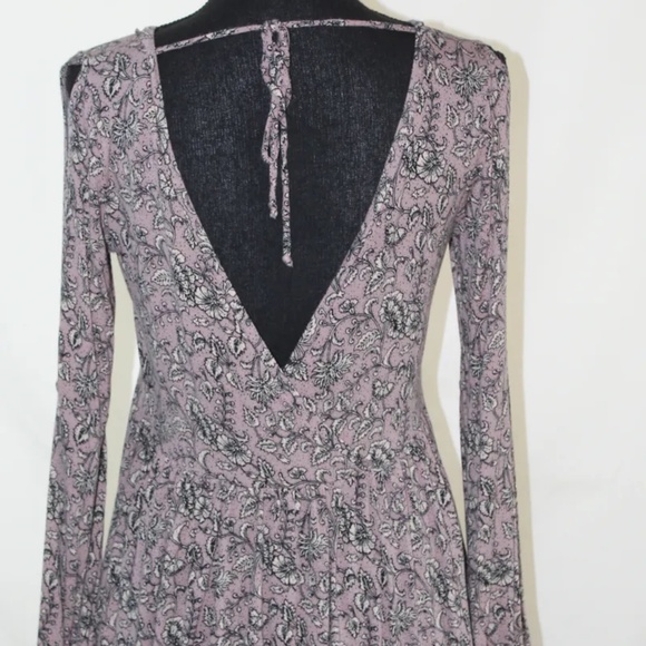 AEO Soft & Sexy Long Slit Bell Sleeve, Stretchy Floral Print Tunic, M/M - Picture 3 of 3